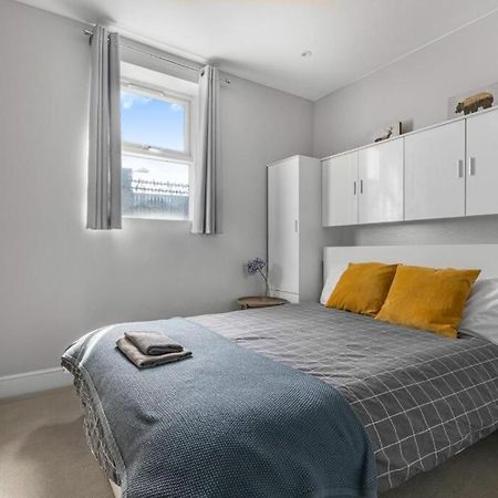 Brilliant 2 Bed Apartment - Spacious, Central & Well-Connected London Exterior photo