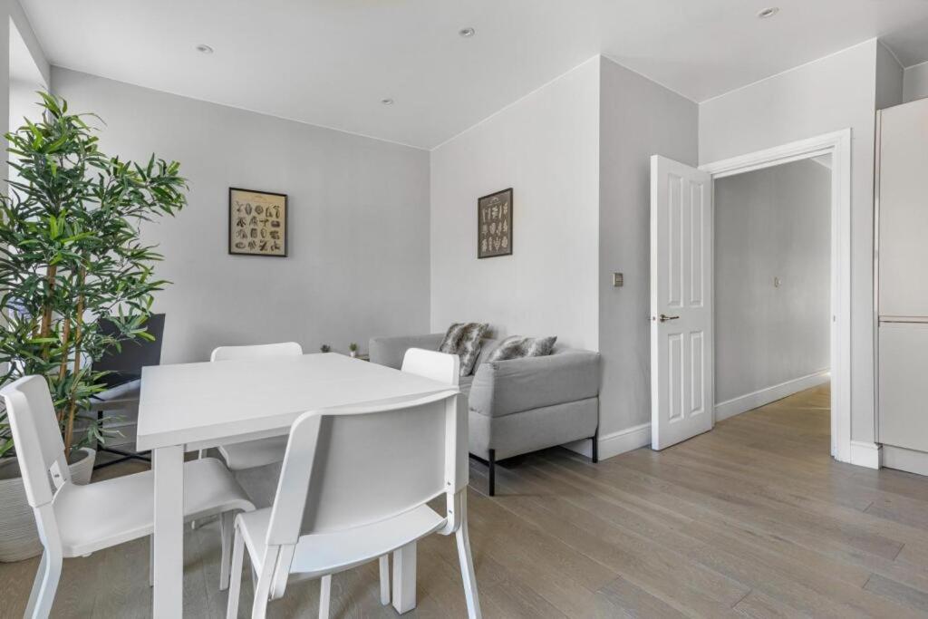 Brilliant 2 Bed Apartment - Spacious, Central & Well-Connected London Exterior photo