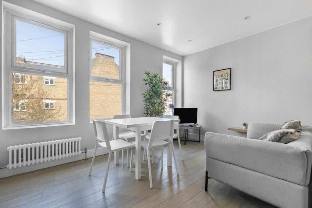 Brilliant 2 Bed Apartment - Spacious, Central & Well-Connected London Exterior photo